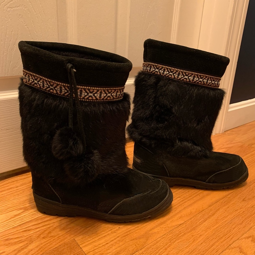 Minnetonka Black Fur Boots, Size 8